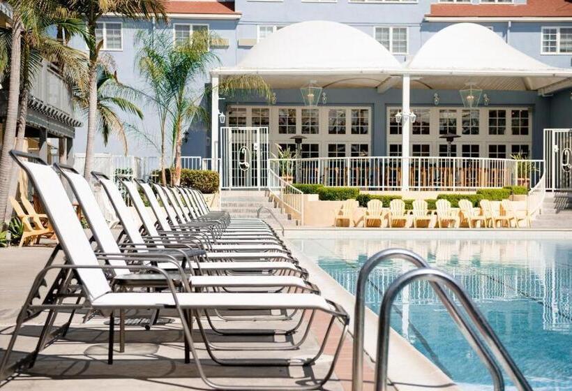 Lafayette Hotel & Club