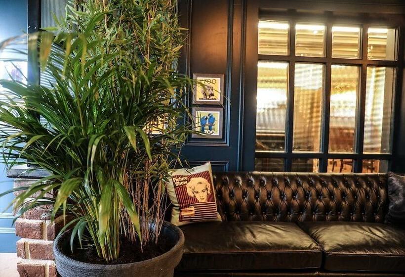 ホテル The Lansdowne