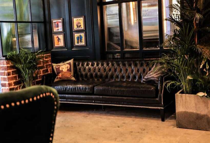 ホテル The Lansdowne