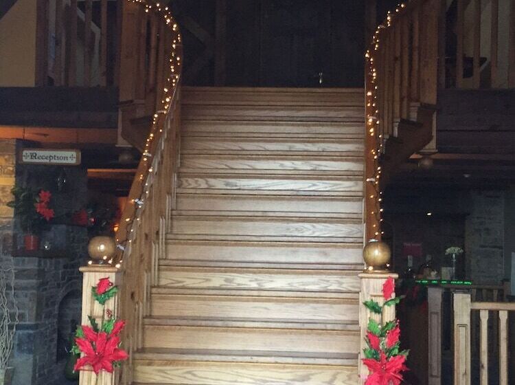 Отель The Lanterns