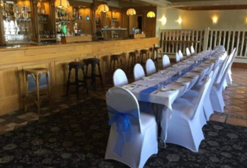 Отель The Lanterns