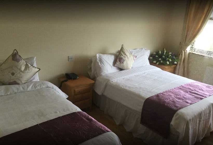 Отель The Lanterns