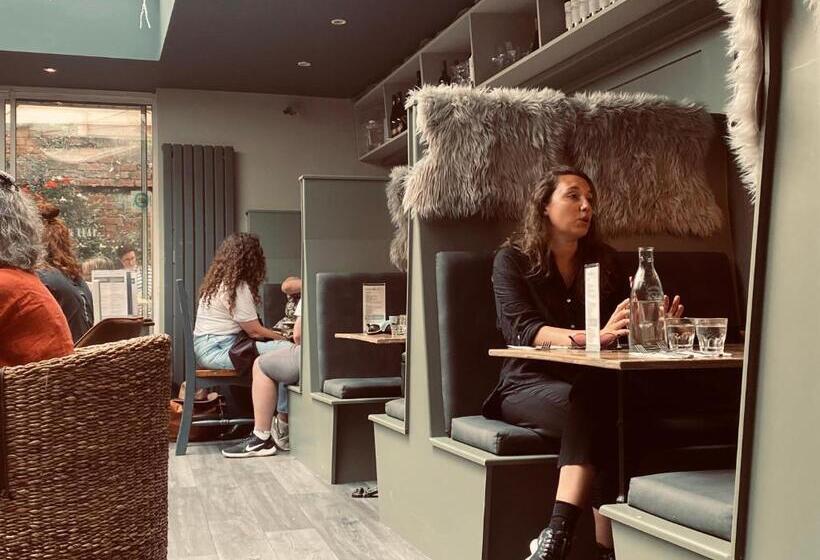 ホテル The Lemon Leaf Café Bar And Townhouse