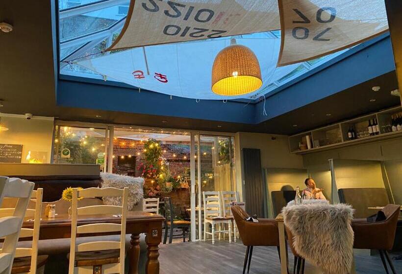 ホテル The Lemon Leaf Café Bar And Townhouse