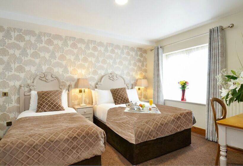 בית מלון כפרי The Mariner, Westport