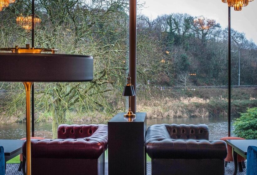 호텔 The Riverside Park