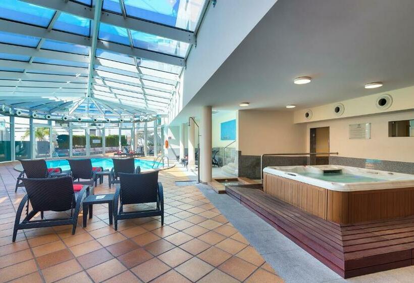 هتل The Views Monumental