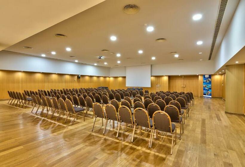 هتل The Views Monumental