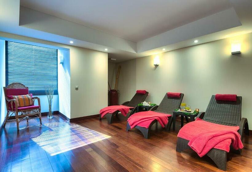 هتل The Views Monumental