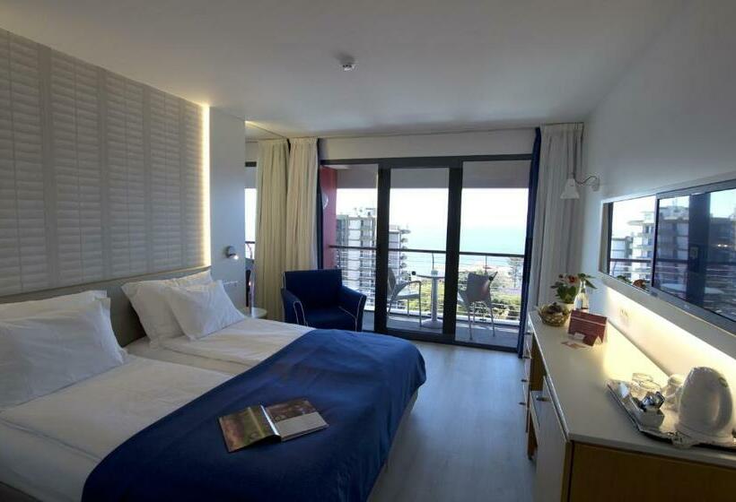 هتل The Views Monumental