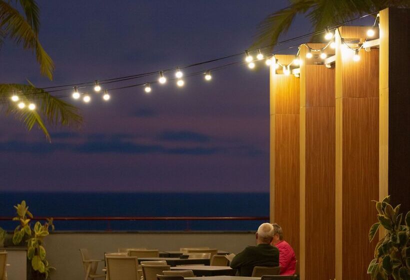 هتل The Views Monumental