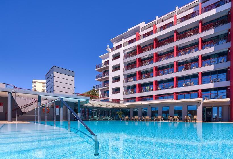 هتل The Views Monumental