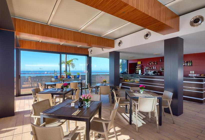 هتل The Views Monumental