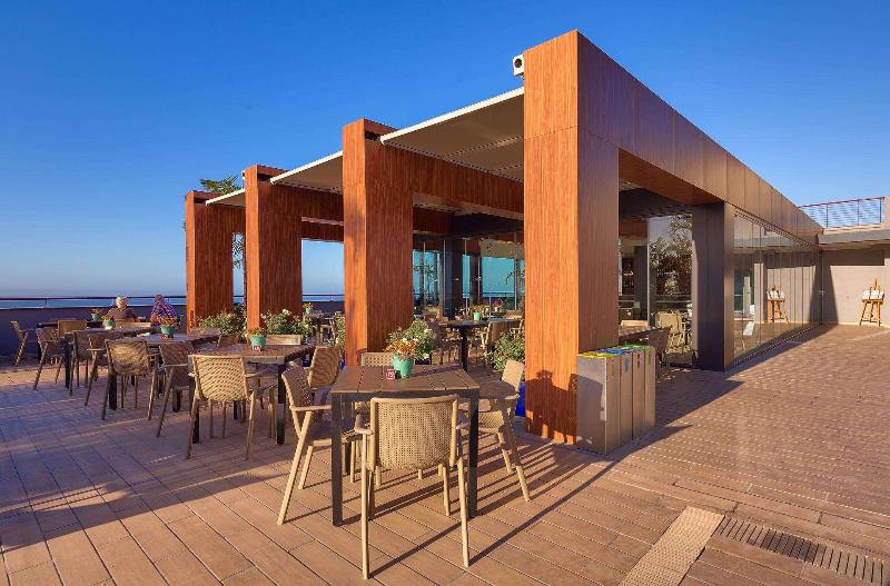 هتل The Views Monumental