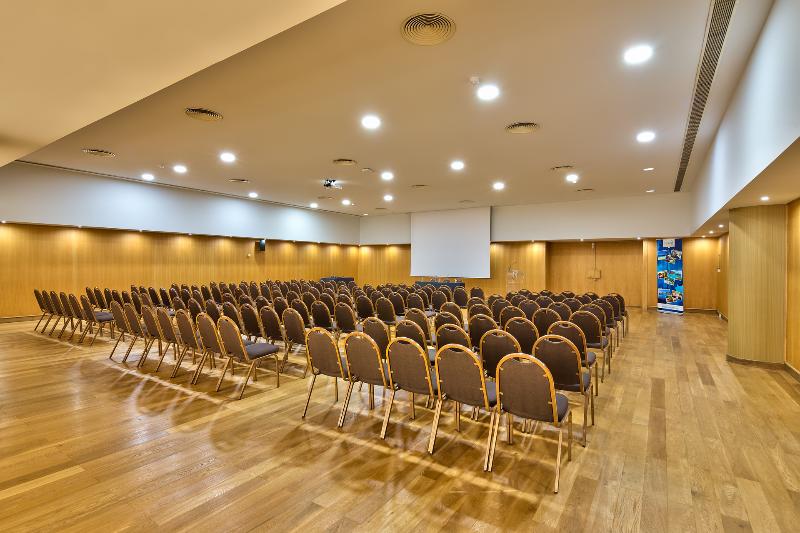 هتل The Views Monumental