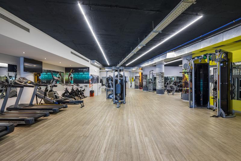 هتل The Views Monumental