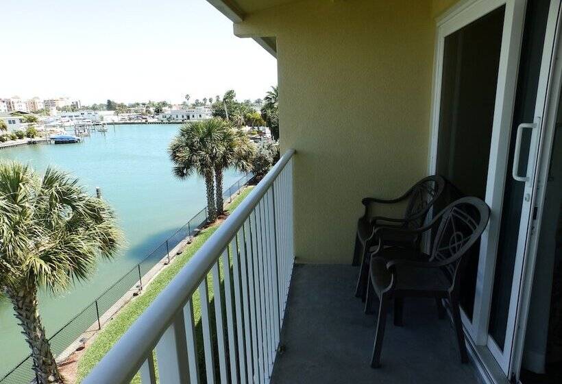 Treasure Island Hotel And Marina