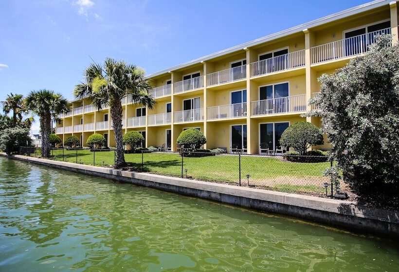 Treasure Island Hotel And Marina