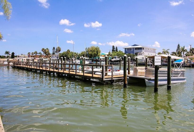 Treasure Island Hotel And Marina