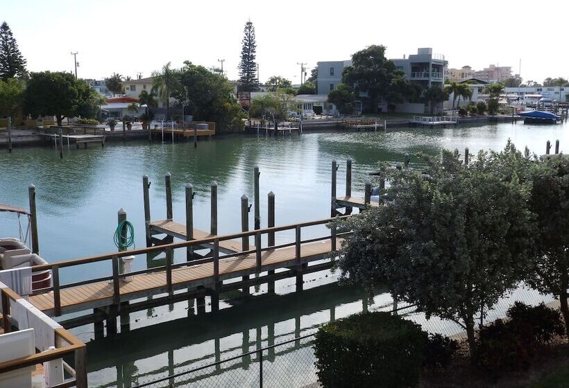 Treasure Island Hotel And Marina