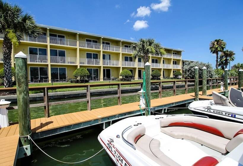 Treasure Island Hotel And Marina