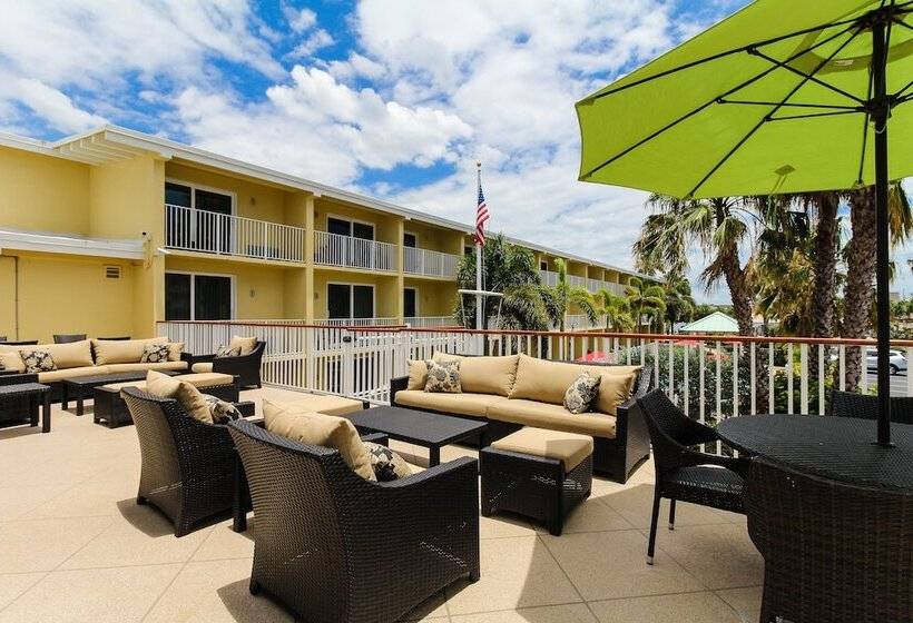 Treasure Island Hotel And Marina