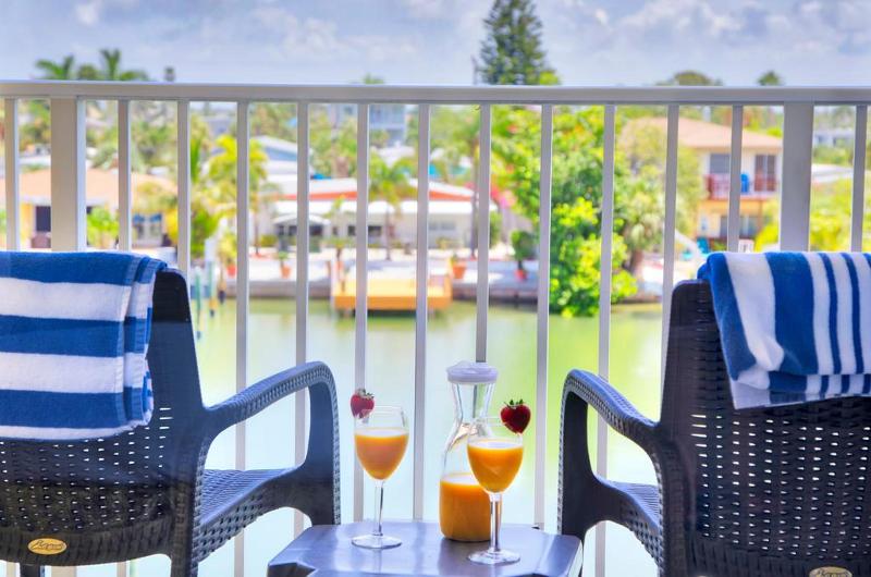 Treasure Island Hotel And Marina