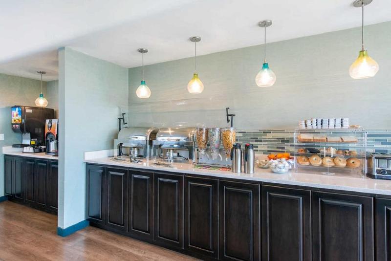 Treasure Island Hotel And Marina