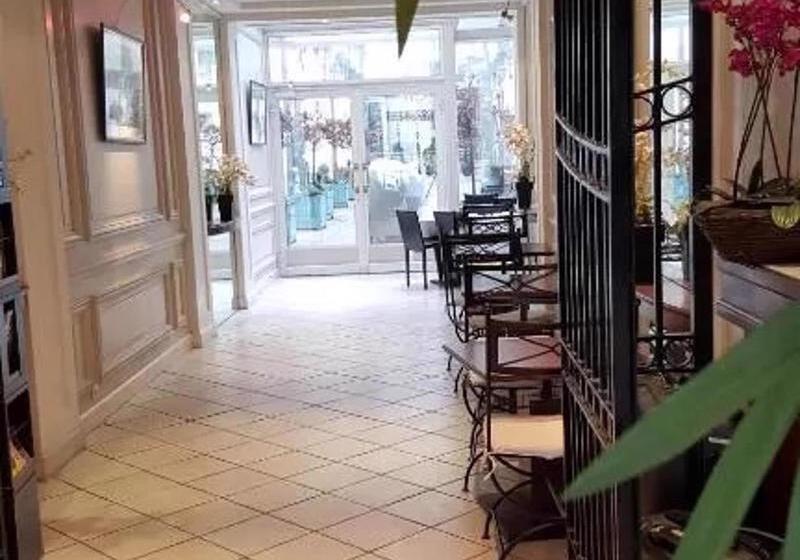 ホテル Unic Renoir Saint Germain