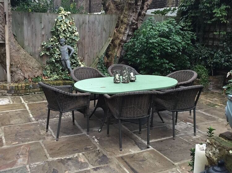 Vancouver Hotel And Studios