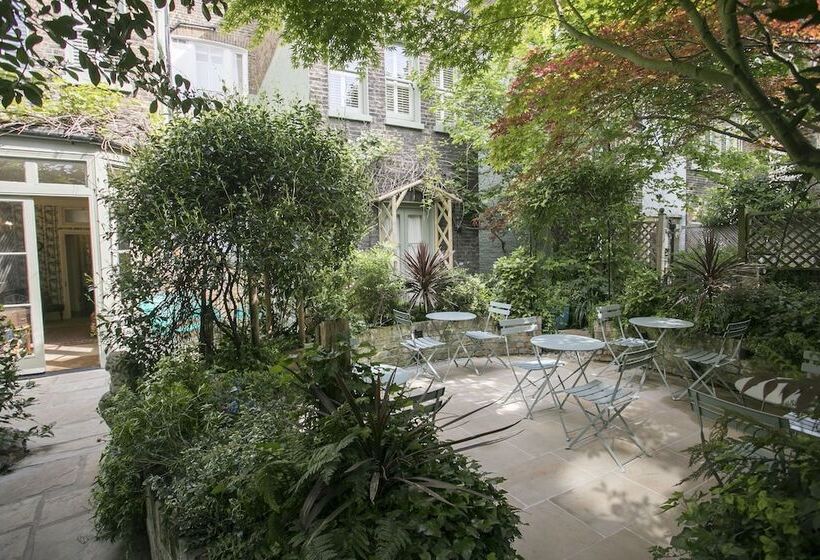 Vancouver Hotel And Studios