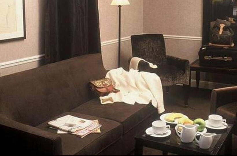 Отель Victoires Opera