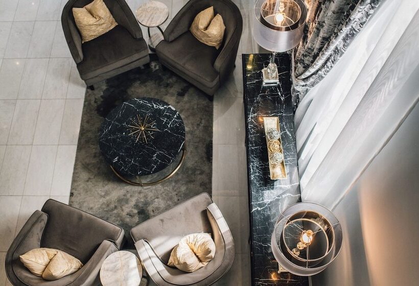 Отель Hampton Inn & Suites New Orleans Canal St. French Quarter