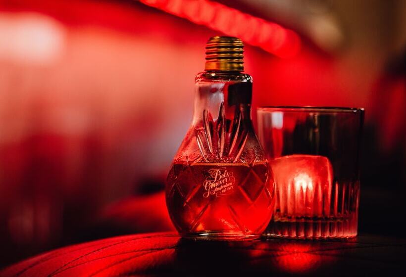 Отель Hampton Inn & Suites New Orleans Canal St. French Quarter