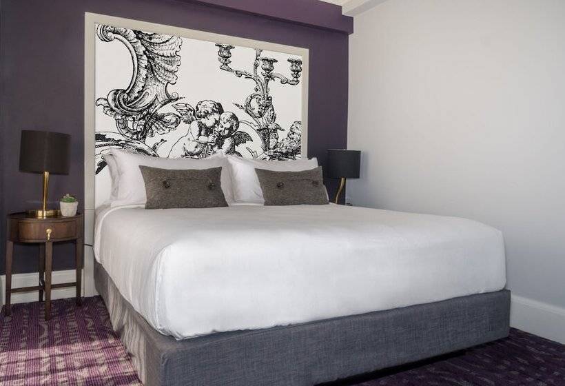 Отель Hampton Inn & Suites New Orleans Canal St. French Quarter