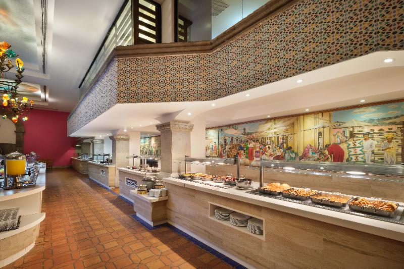 هتل Wyndham Grand Cancun All Inclusive Resort & Villas