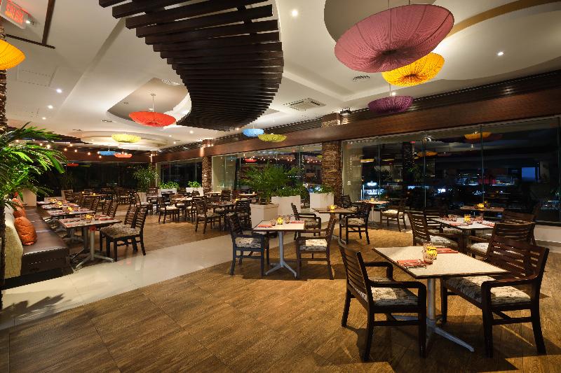 هتل Wyndham Grand Cancun All Inclusive Resort & Villas