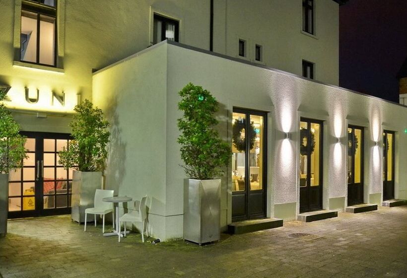 Отель Zuni Restaurant & Boutique