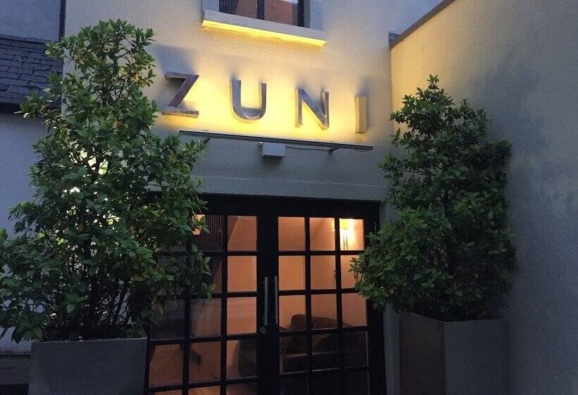 Отель Zuni Restaurant & Boutique