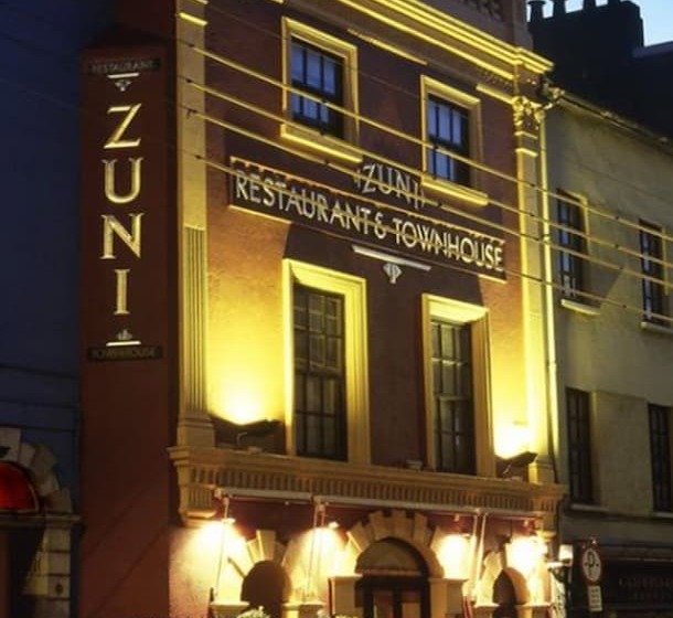 Отель Zuni Restaurant & Boutique