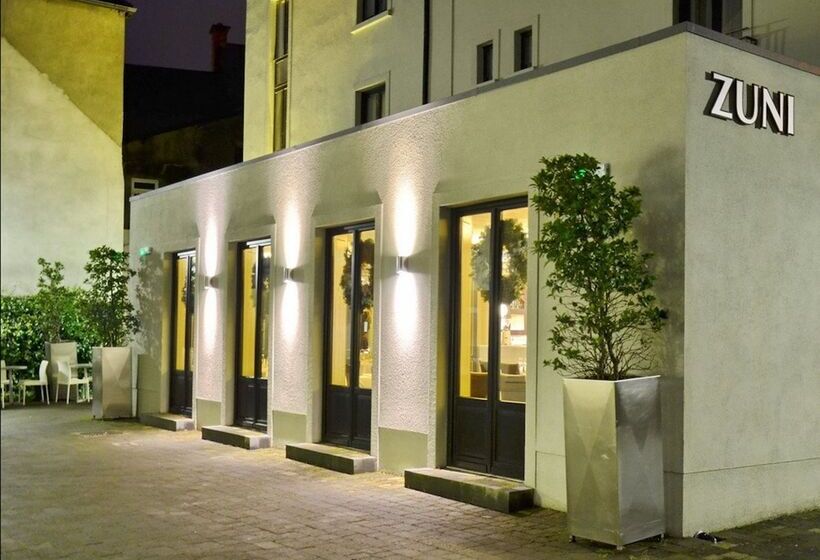 Отель Zuni Restaurant & Boutique