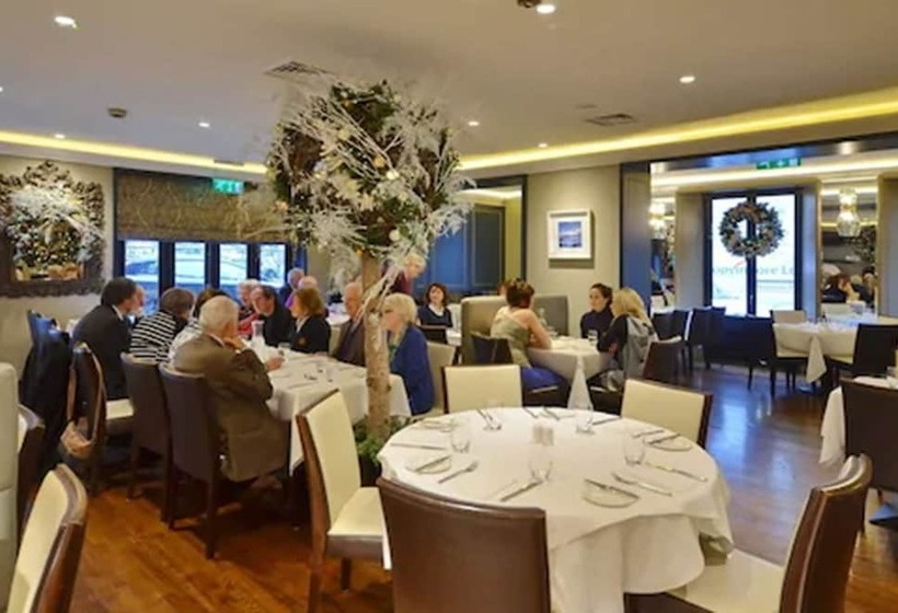 Отель Zuni Restaurant & Boutique