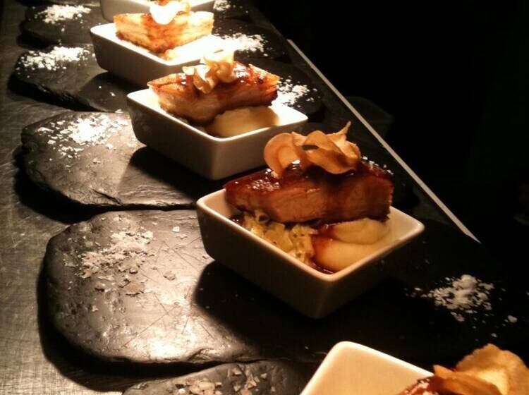 Отель Zuni Restaurant & Boutique