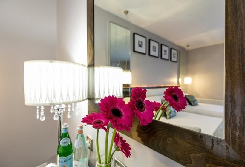 Отель Zuni Restaurant & Boutique