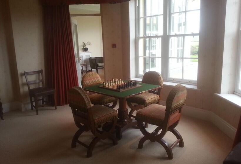 פנסיון Emlagh House