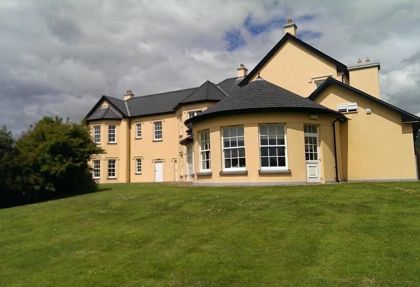 פנסיון Emlagh House