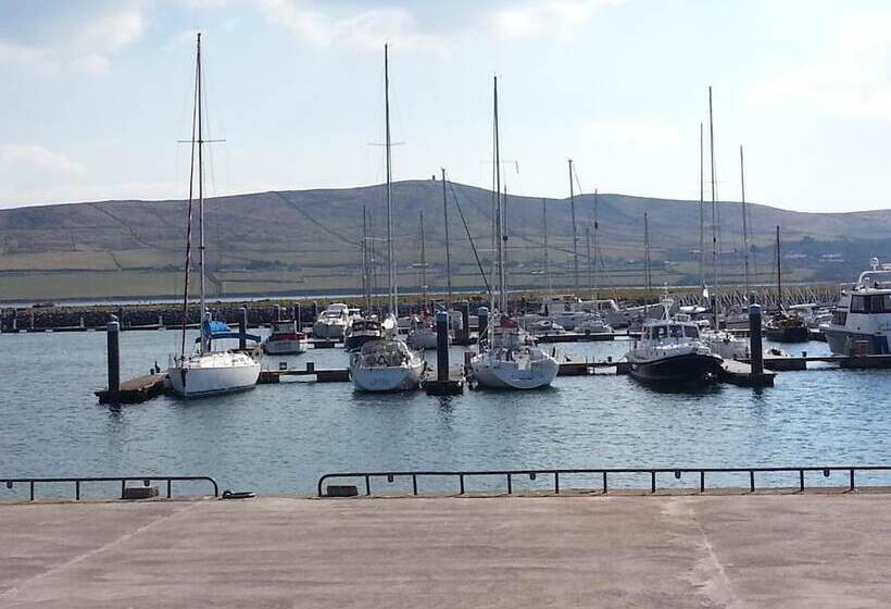 פנסיון Emlagh House