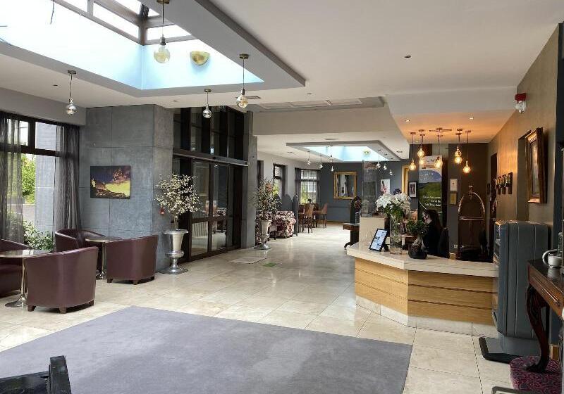 Twin Trees Hotel & Leisure Club