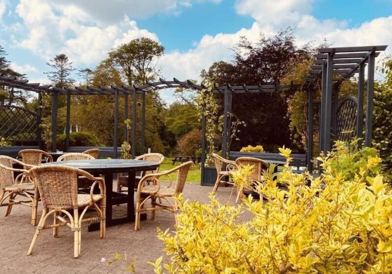 Twin Trees Hotel & Leisure Club