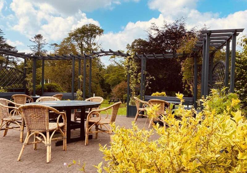 Twin Trees Hotel & Leisure Club